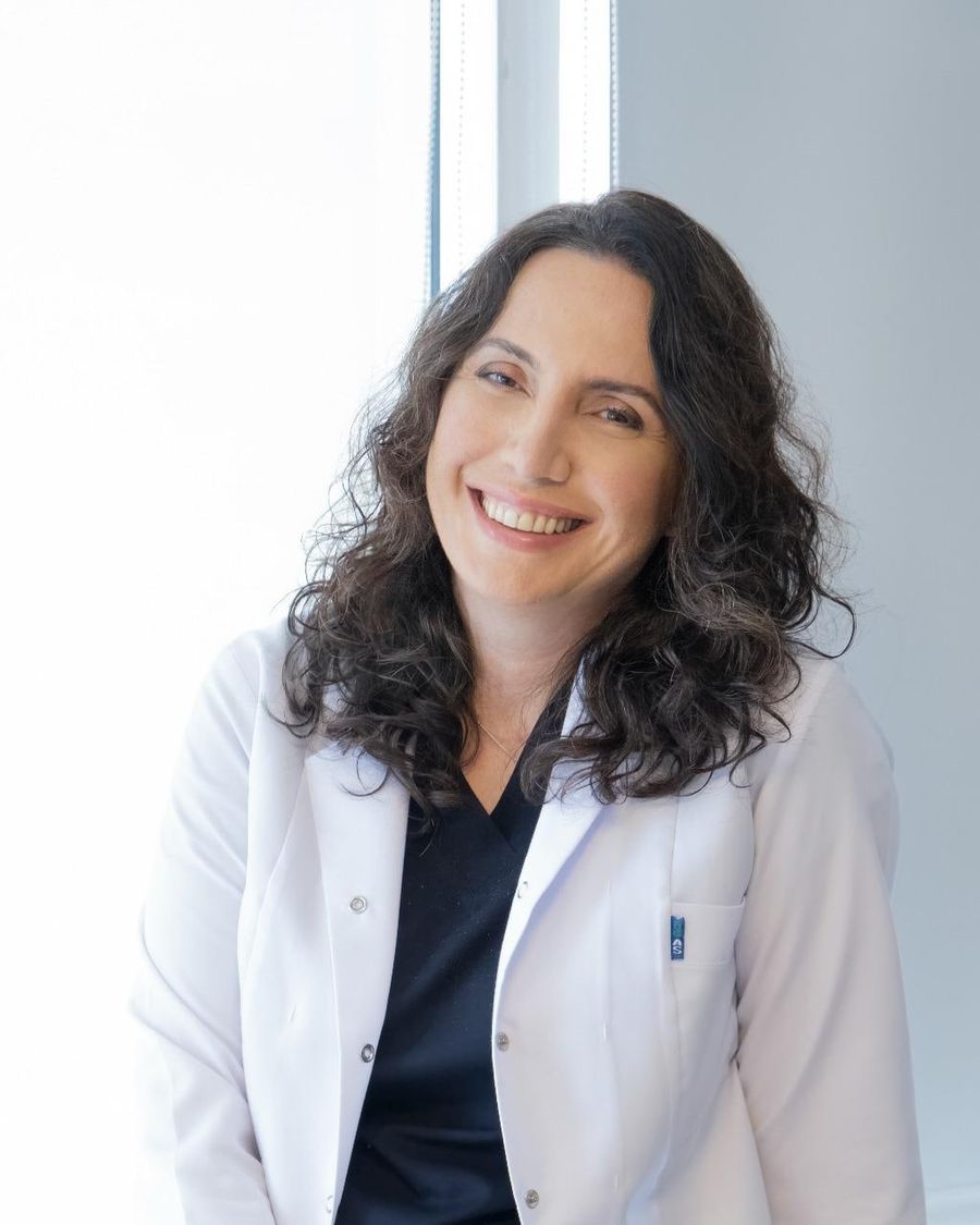 Prof. Dr. Ayşenur Meriç Hafız in her white coat